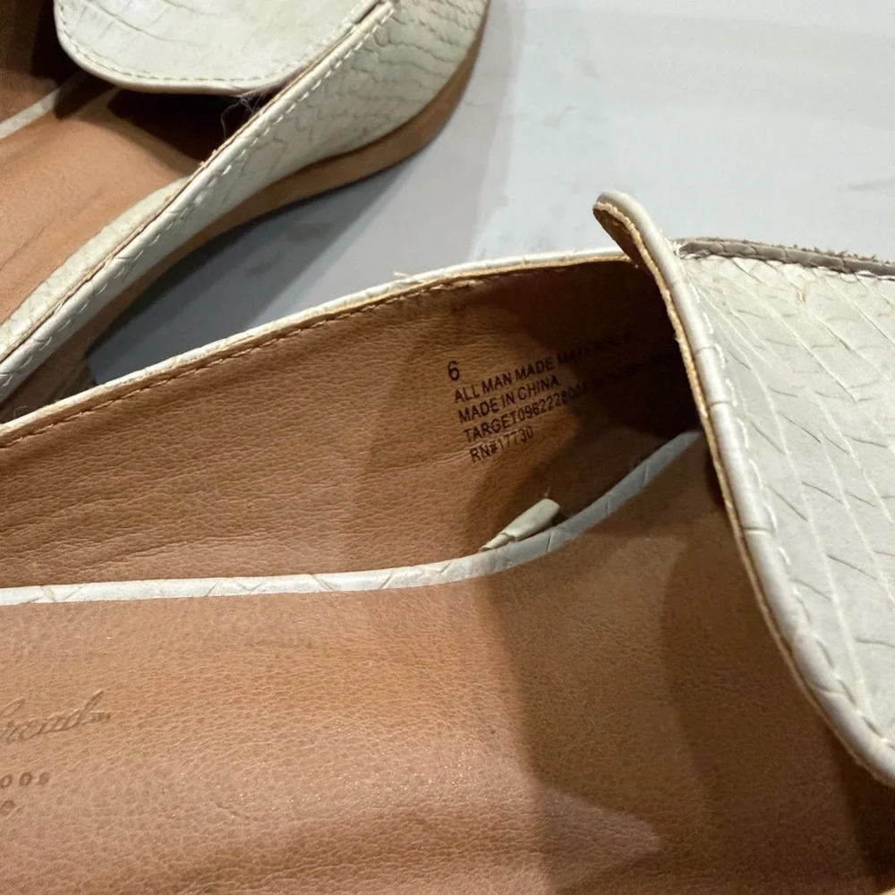 Universal Thread Cream Croc-Embossed Flats - Picture 5 of 5